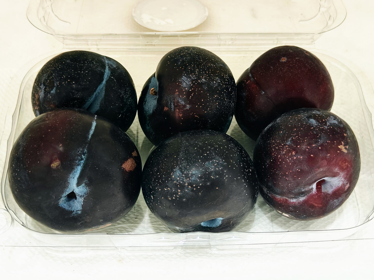 Imported Plums(500-600g) 5Pcs